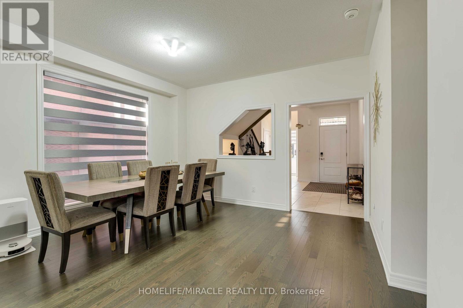 1429 Davis Loop, Innisfil (Lefroy), Ontario  L0L 1W0 - Photo 5 - N13710166