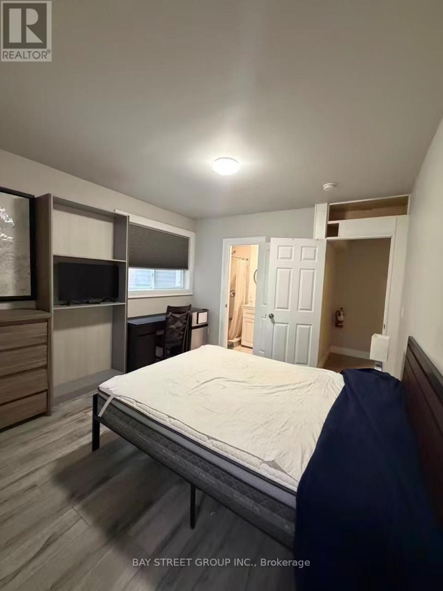 Main And Lower - 33 Dalton Road, Toronto, Ontario  M5R 2Y8 - Photo 6 - C13654088