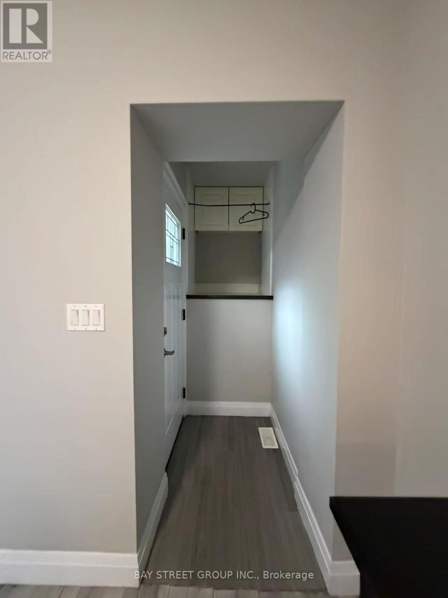 Main And Lower - 33 Dalton Road, Toronto, Ontario  M5R 2Y8 - Photo 3 - C13654088
