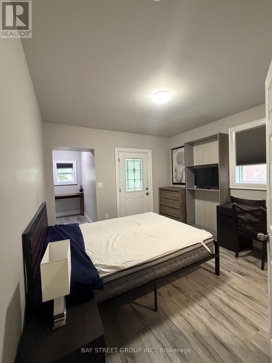 Main And Lower - 33 Dalton Road, Toronto, Ontario  M5R 2Y8 - Photo 5 - C13654088