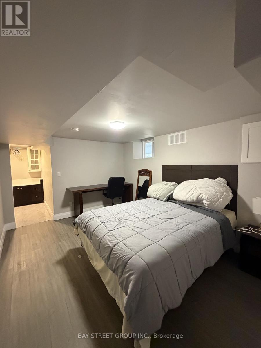 Main And Lower - 33 Dalton Road, Toronto, Ontario  M5R 2Y8 - Photo 14 - C13654088