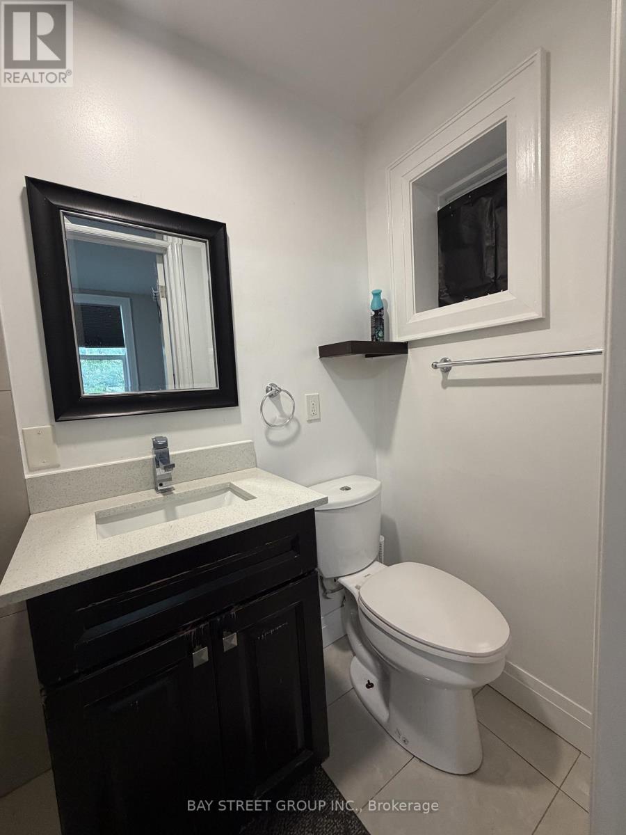 Main And Lower - 33 Dalton Road, Toronto, Ontario  M5R 2Y8 - Photo 19 - C13654088