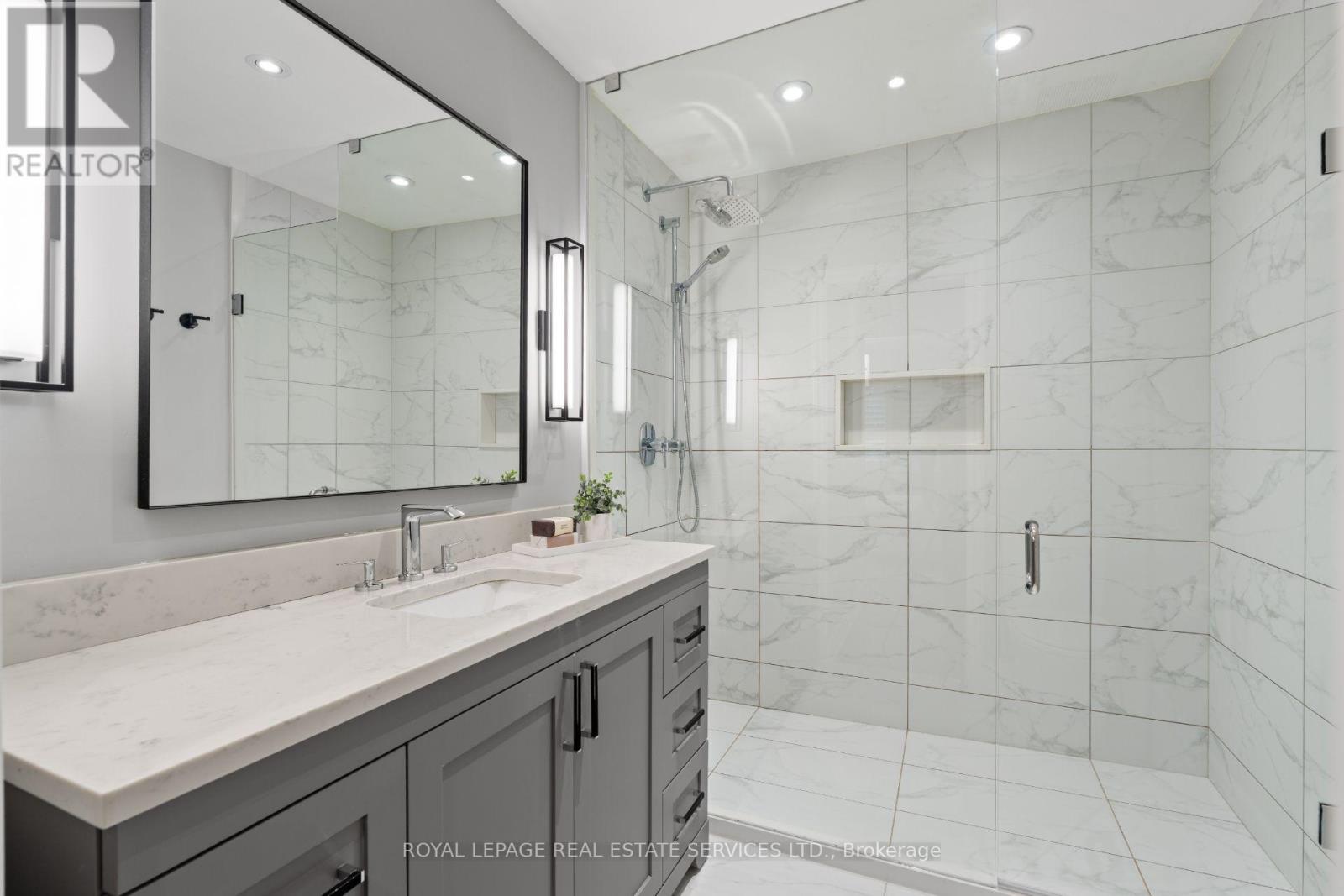 100 Dunedin Drive, Toronto, Ontario  M8X 2K5 - Photo 25 - W13709930