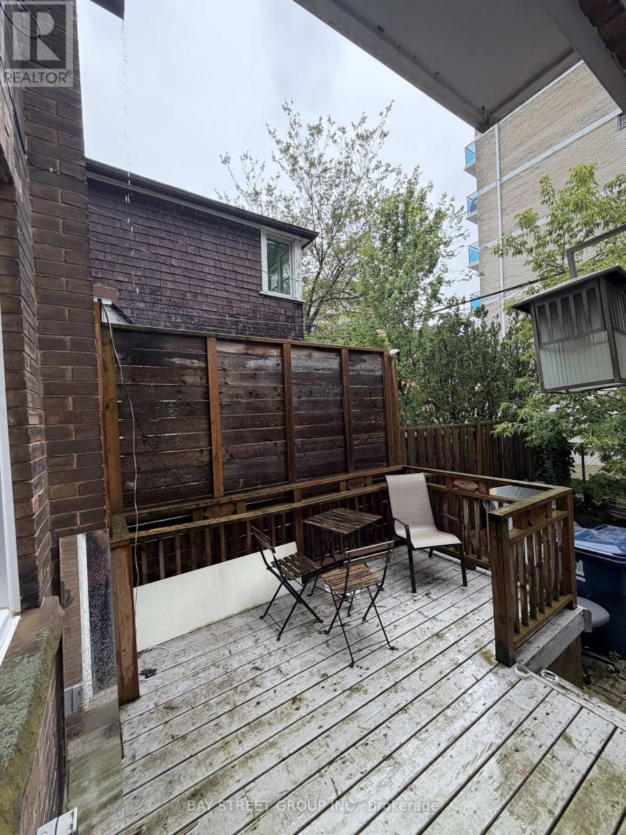 Main And Lower - 33 Dalton Road, Toronto, Ontario  M5R 2Y8 - Photo 4 - C13654088