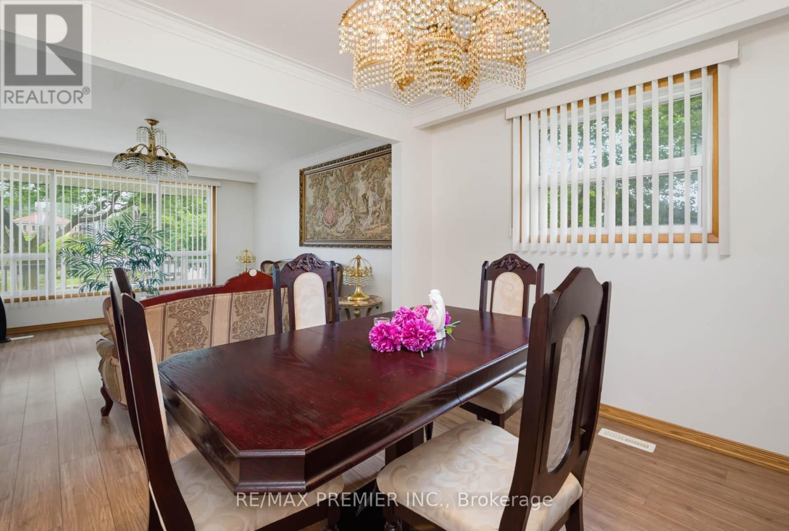 27 Whitfield Avenue, Toronto, Ontario  M9L 1G2 - Photo 7 - W13709936