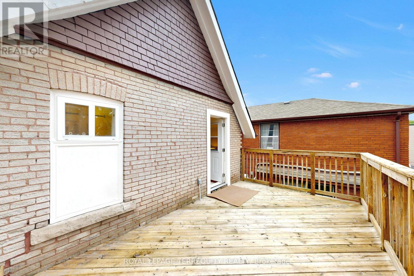 372 St Johns Road, Toronto, Ontario  M6S 2K8 - Photo 22 - W13710048