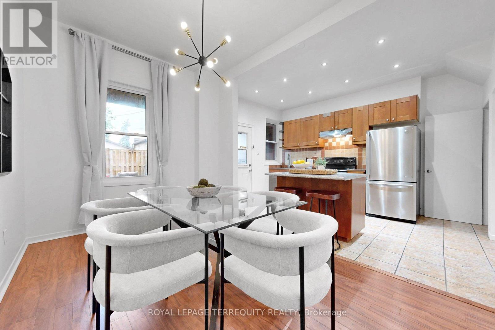 372 St Johns Road, Toronto, Ontario  M6S 2K8 - Photo 9 - W13710048