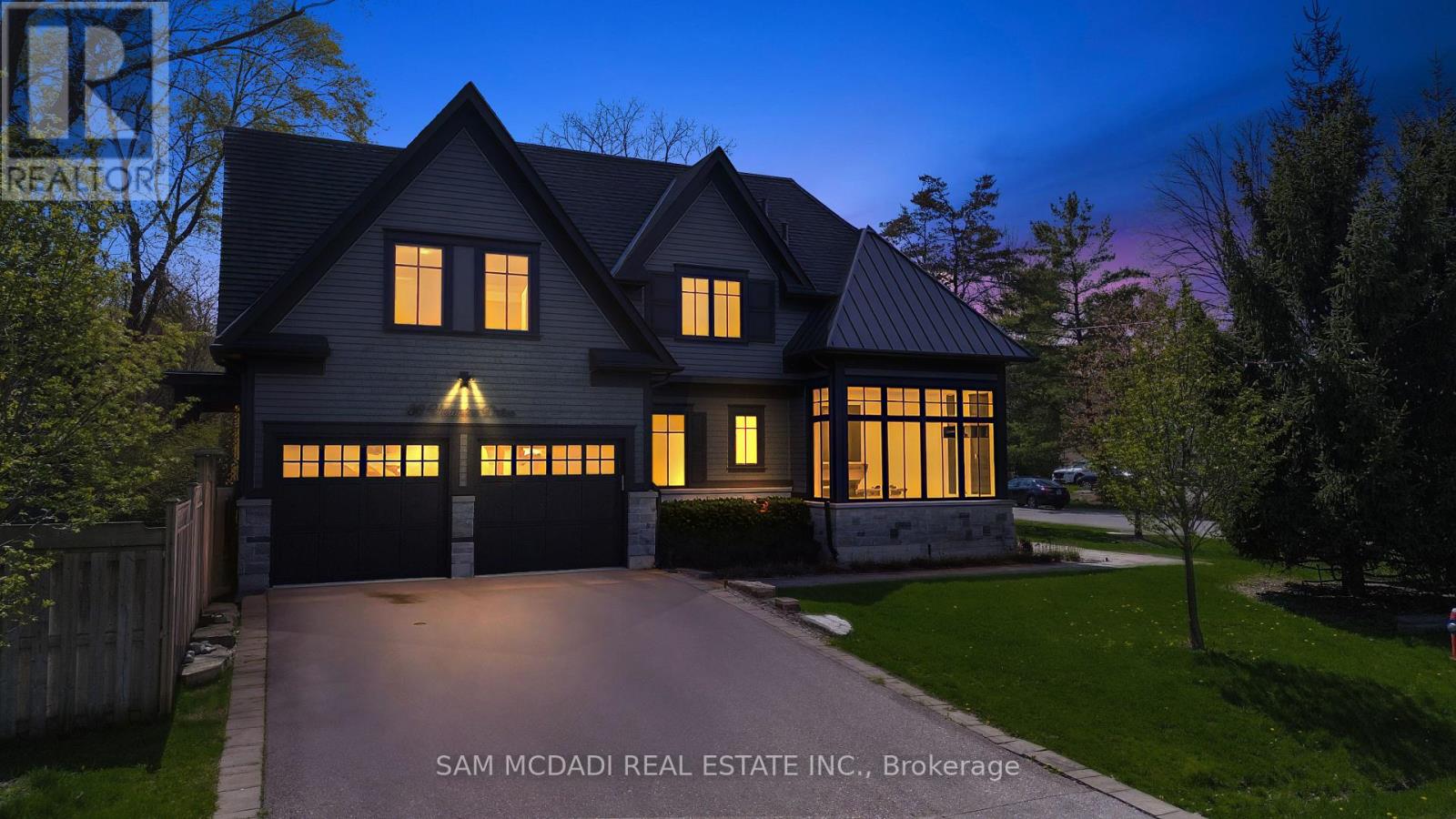 36 Veronica Drive, Mississauga, Ontario  L5G 2B2 - Photo 2 - W13710070
