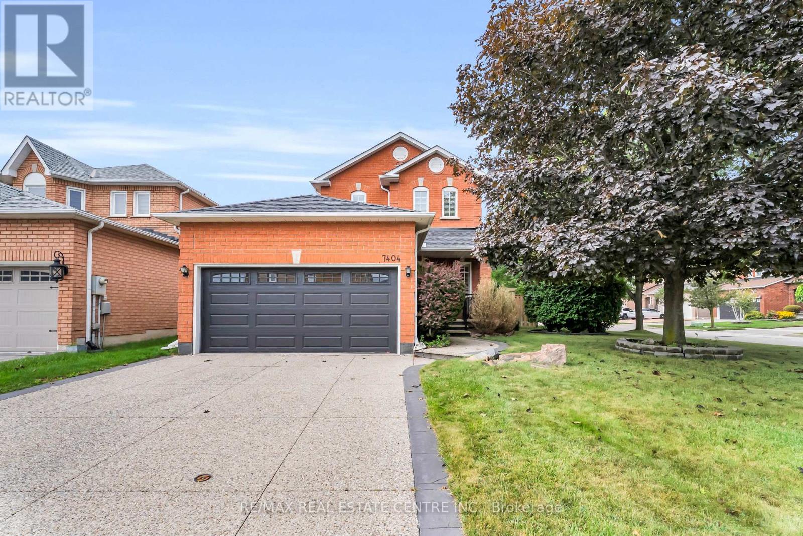 7404 Davemark Court, Mississauga, Ontario  L5N 7P3 - Photo 3 - W13710076