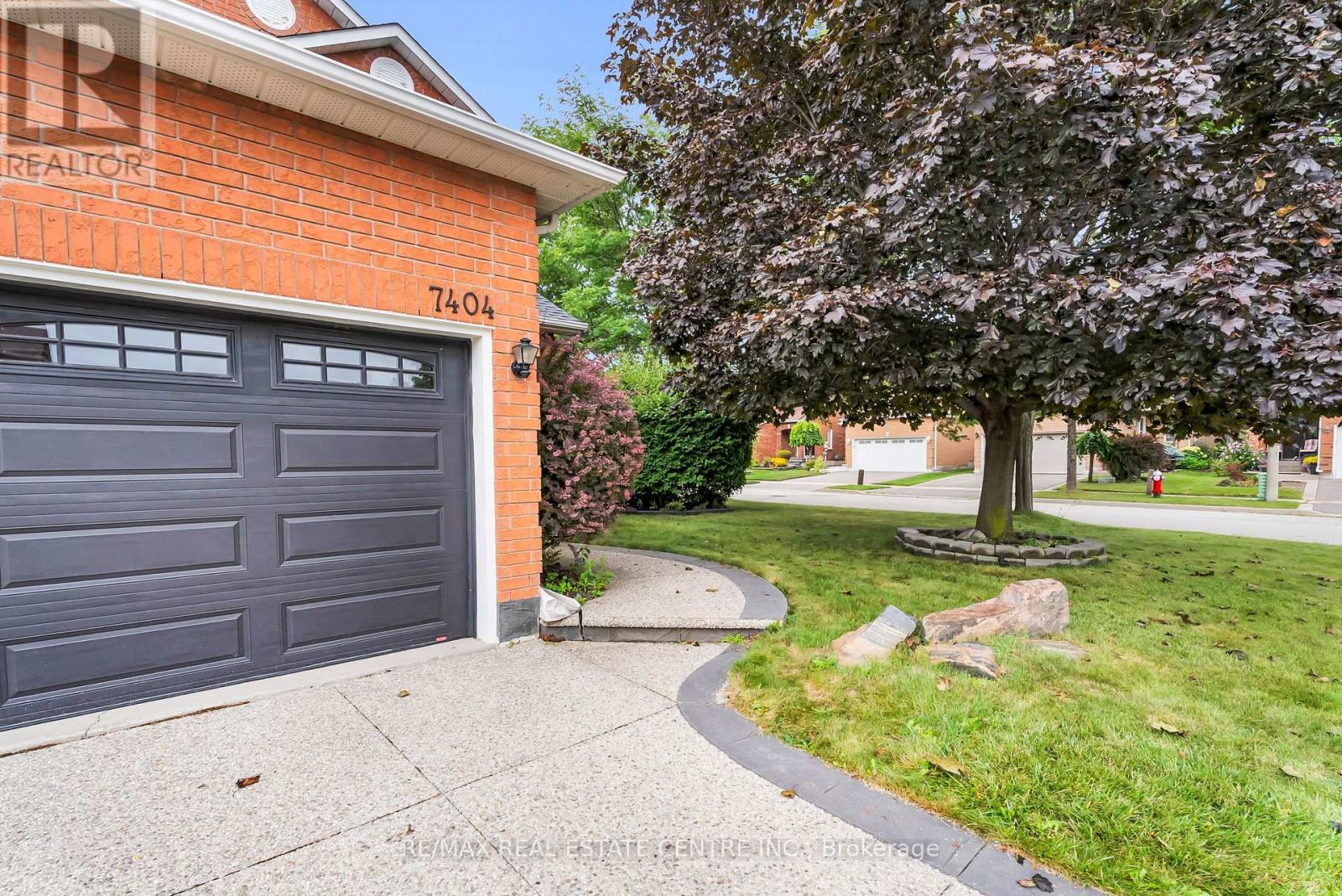7404 Davemark Court, Mississauga, Ontario  L5N 7P3 - Photo 5 - W13710076