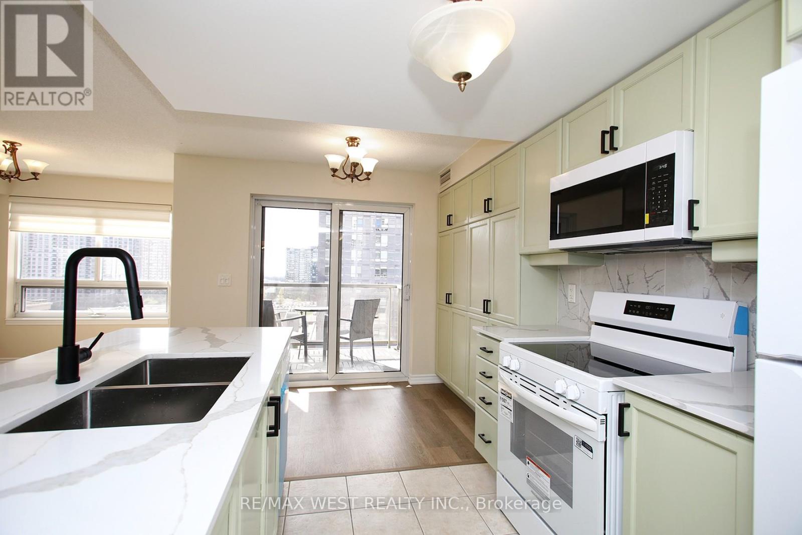 1101 - 350 Princess Royal Drive, Mississauga, Ontario L5B 4N1 - Photo 12 - W13710178