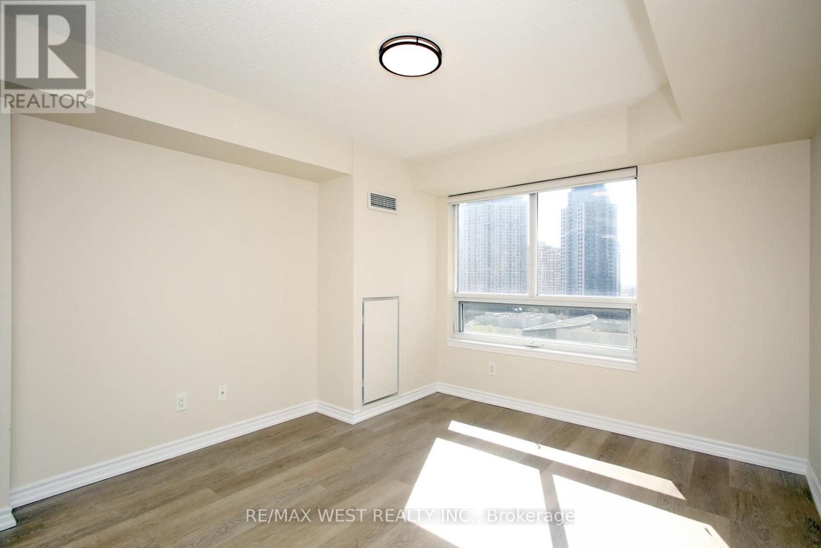 1101 - 350 Princess Royal Drive, Mississauga, Ontario L5B 4N1 - Photo 27 - W13710178
