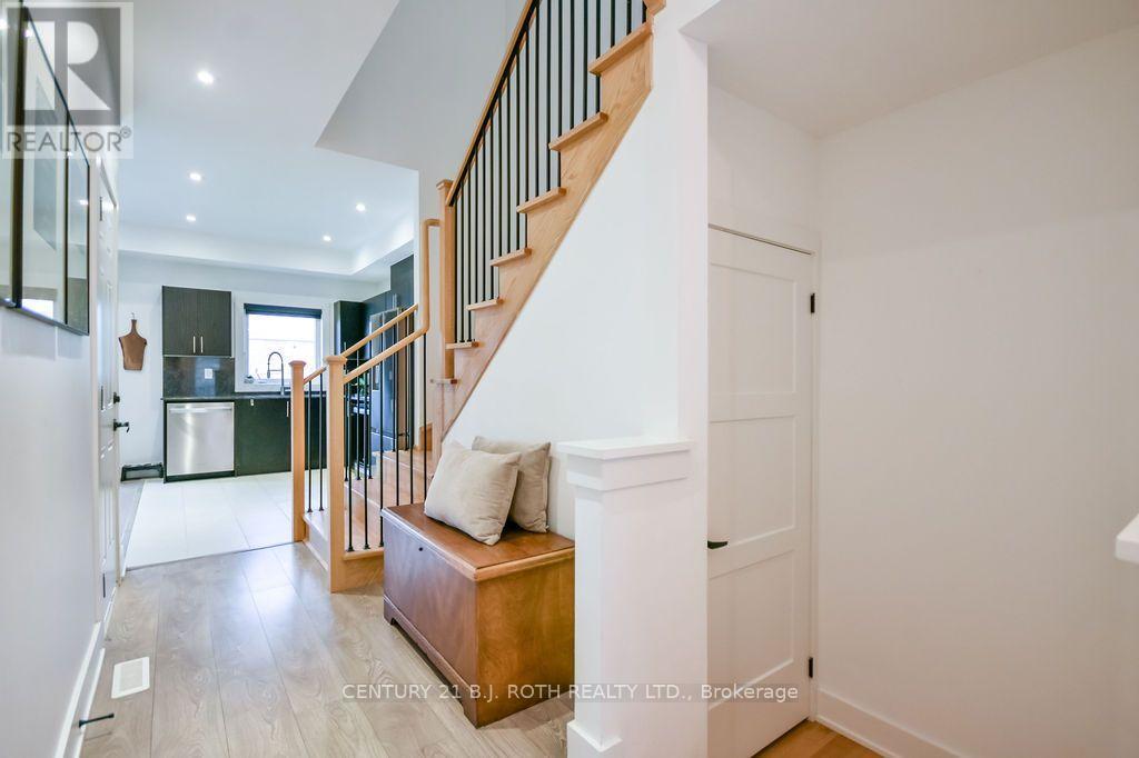 35 Pumpkin Corner Crescent, Barrie, Ontario  L9J 0T5 - Photo 8 - S13673944