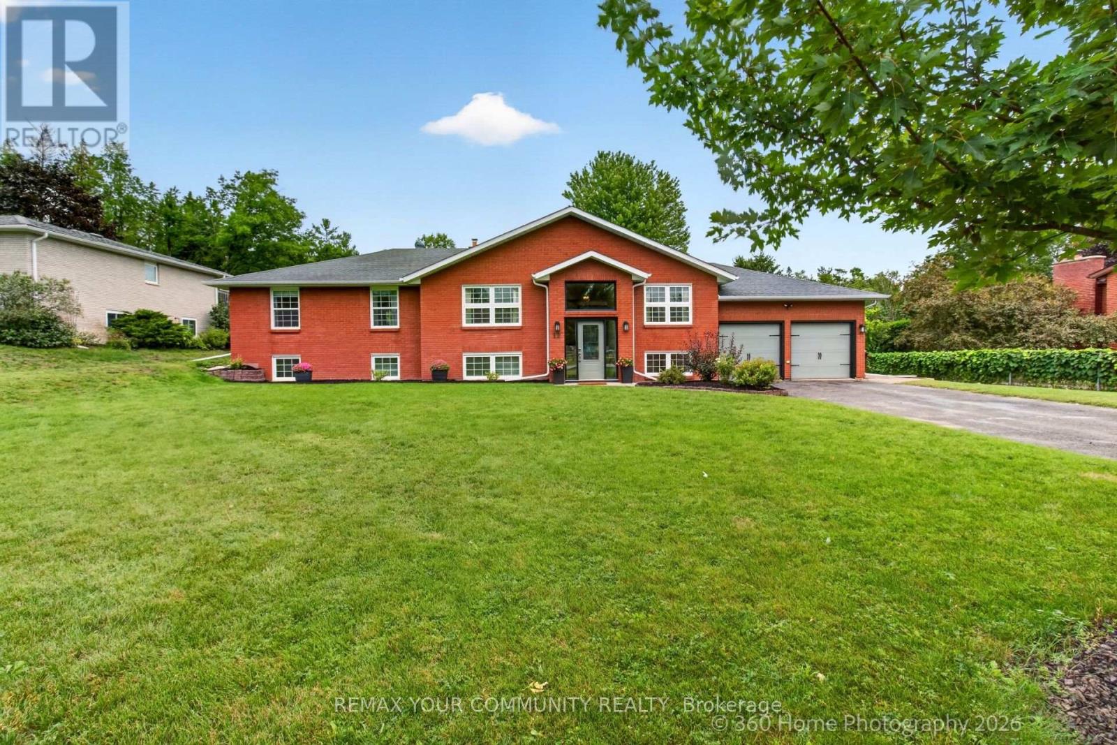 12 CAIRNS BOULEVARD, Springwater, Ontario