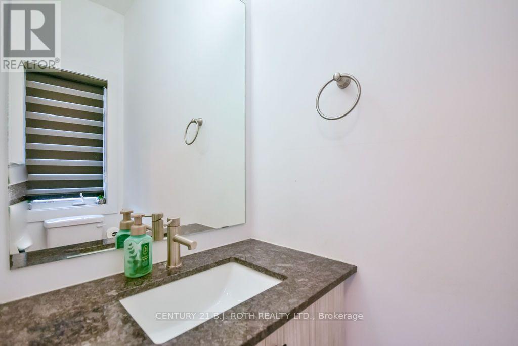 35 Pumpkin Corner Crescent, Barrie, Ontario  L9J 0T5 - Photo 6 - S13673944