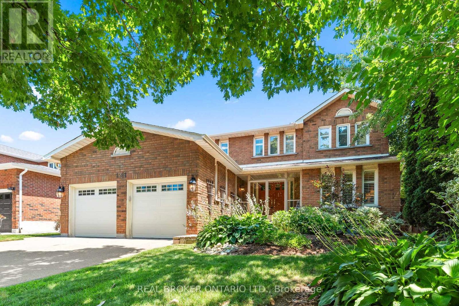 1291 Windrush Drive, Oakville, Ontario  L6M 1W4 - Photo 2 - W13709722