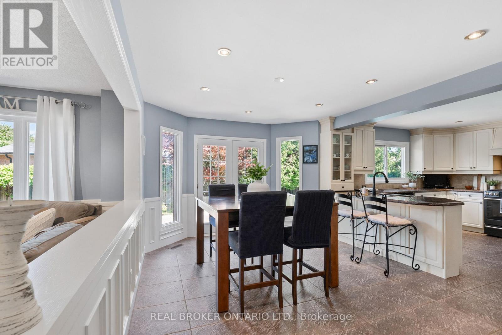 1291 Windrush Drive, Oakville, Ontario  L6M 1W4 - Photo 7 - W13709722