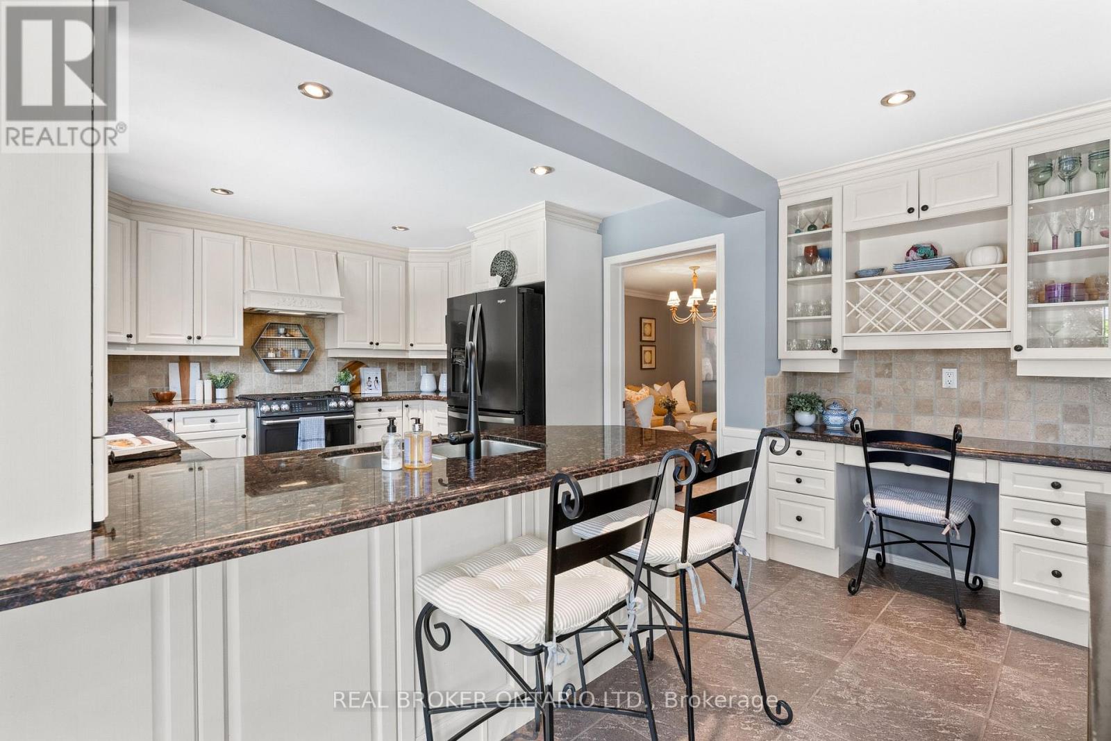 1291 Windrush Drive, Oakville, Ontario  L6M 1W4 - Photo 9 - W13709722