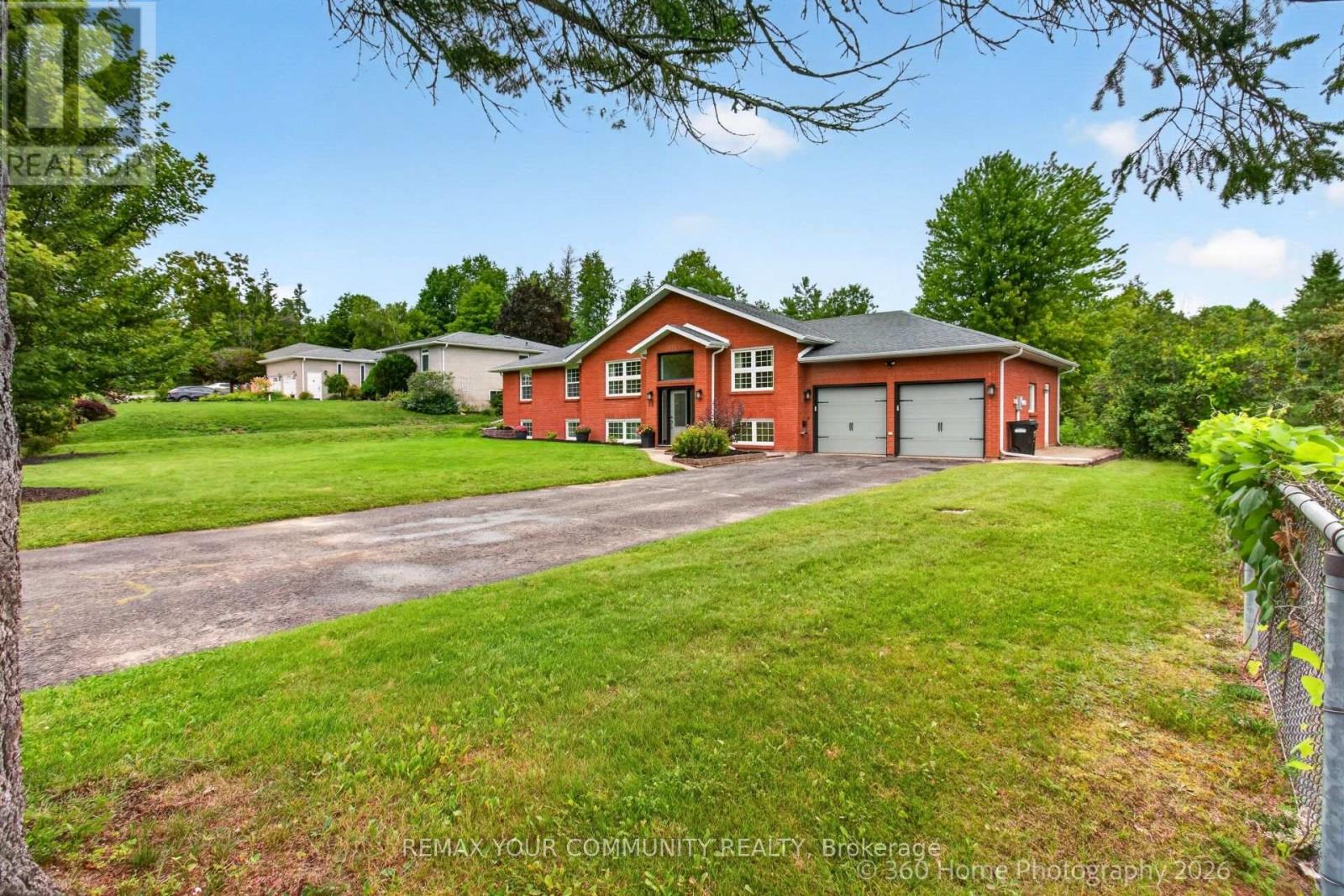 12 Cairns Boulevard, Springwater, Ontario  L0L 1X0 - Photo 2 - S13704894
