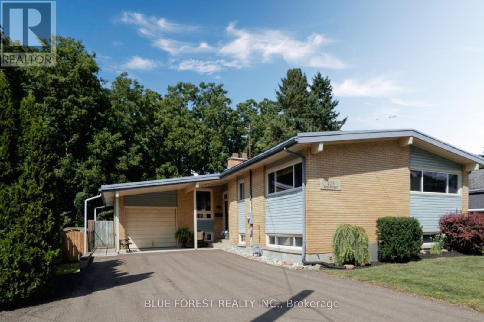 273 SAULSBURY STREET, Strathroy-Caradoc, Ontario