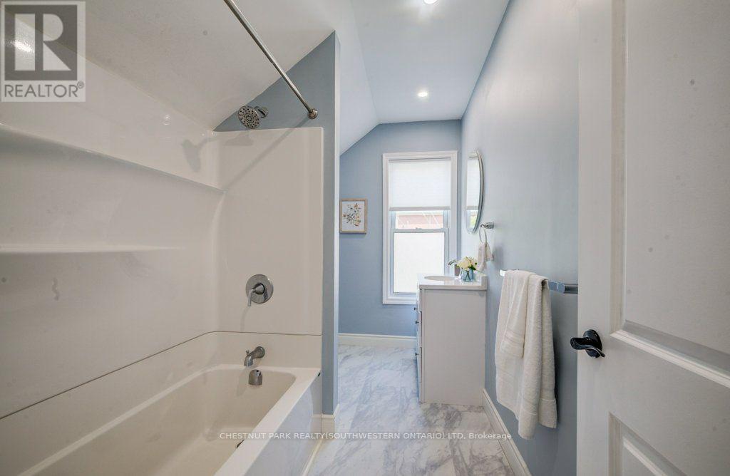185 Strange Street, Kitchener, Ontario  N2G 1R5 - Photo 25 - X13709918