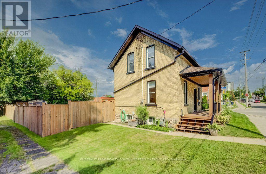 185 Strange Street, Kitchener, Ontario  N2G 1R5 - Photo 4 - X13709918