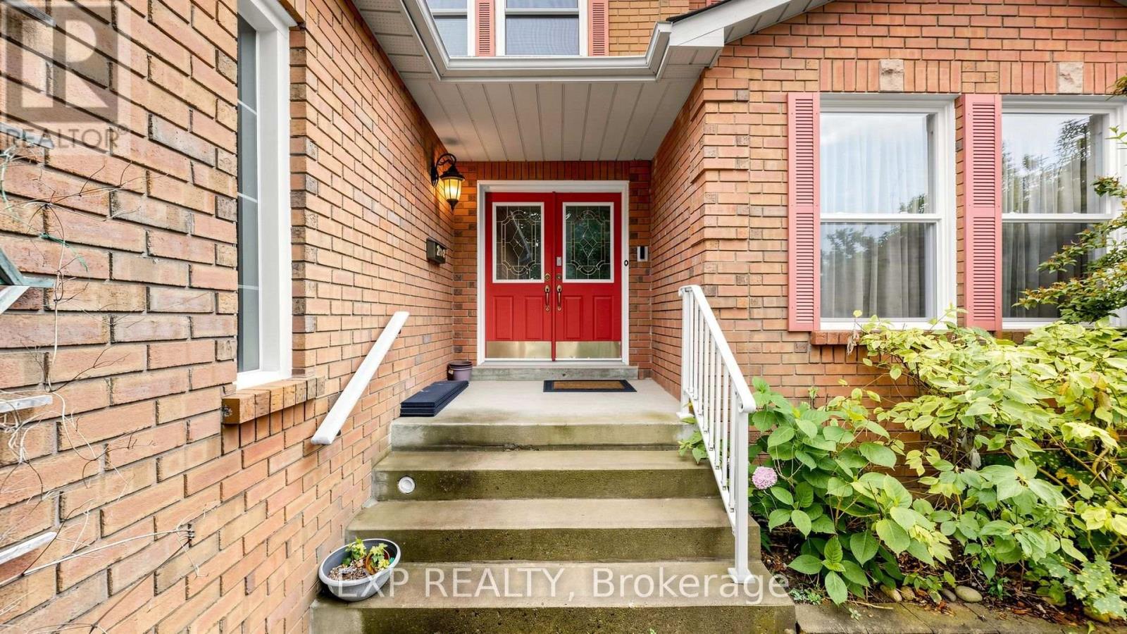 28 Hurlbut Place, Cambridge, Ontario  N1T 1L6 - Photo 2 - X13710032