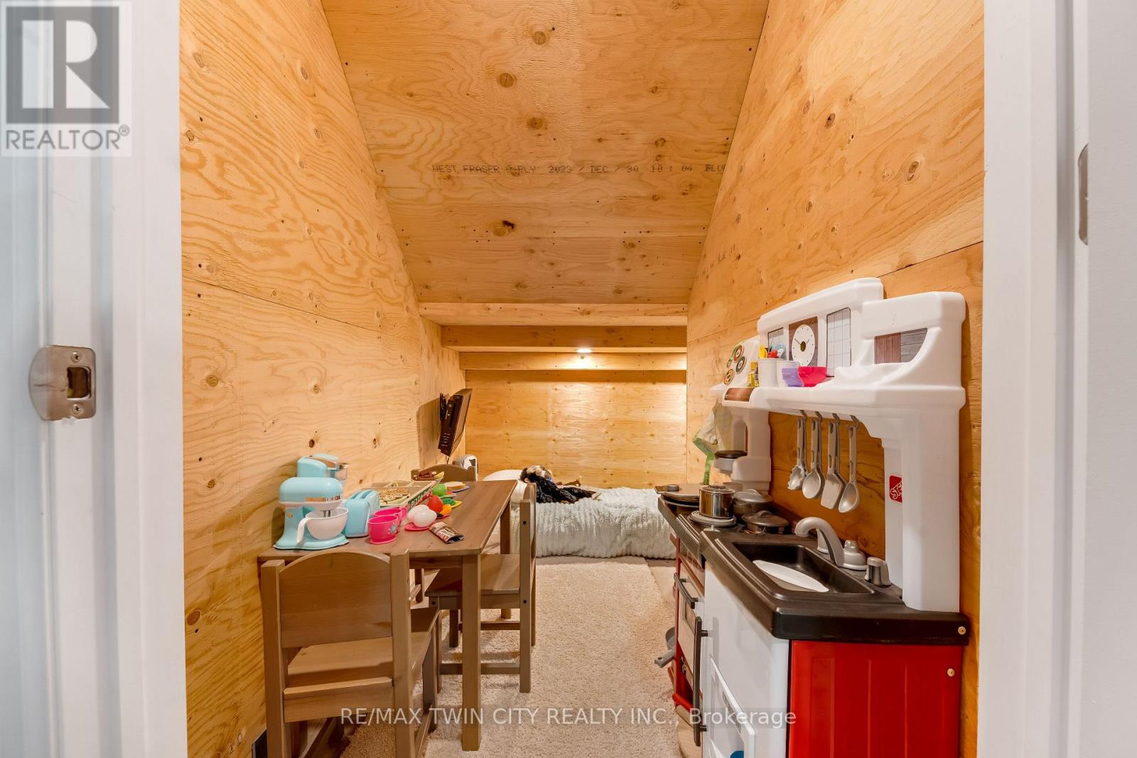3 - 258 Edgewater Crescent, Kitchener, Ontario  N2A 4M2 - Photo 39 - X13710188