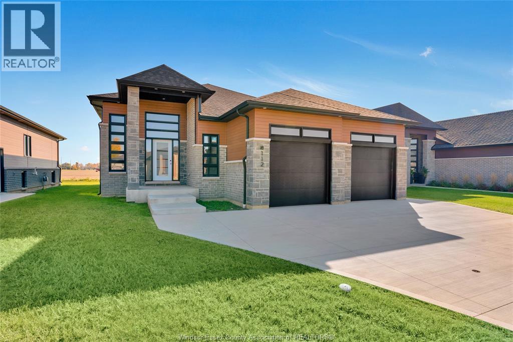 MLS# 26005849: 112 HAZEL CRESCENT, Kingsville, Canada