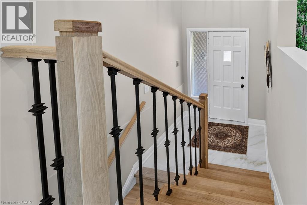 83 Riverdale Drive, Hamilton, Ontario L8E 1K2 - Photo 4 - 40835108