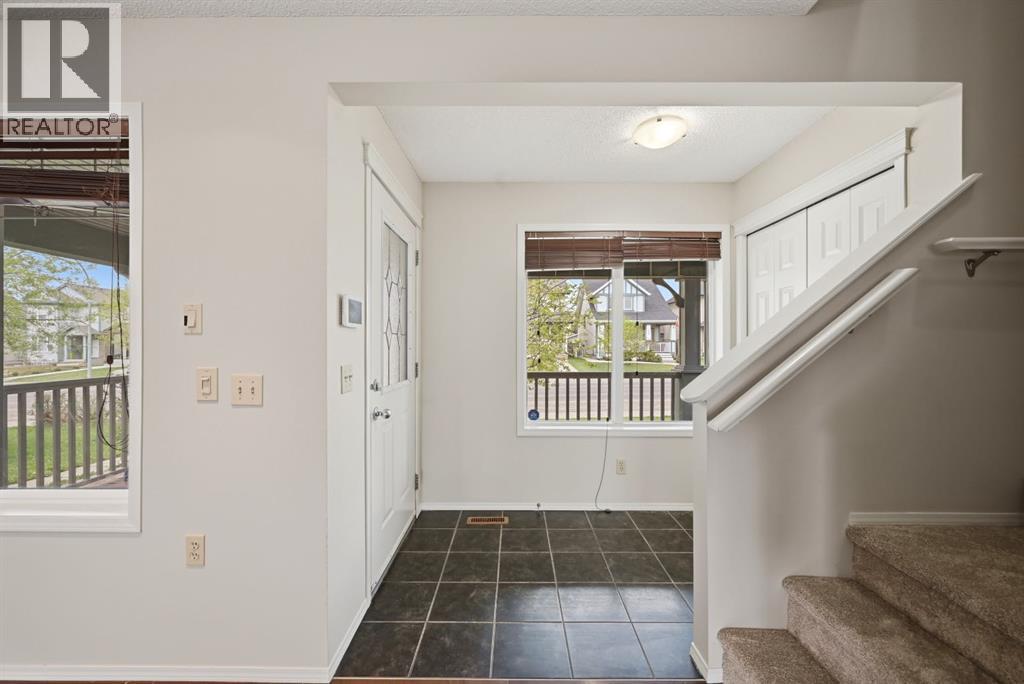 646 Everridge Drive Sw, Calgary, Alberta  T2Y 4w5 - Photo 5 - A2311039