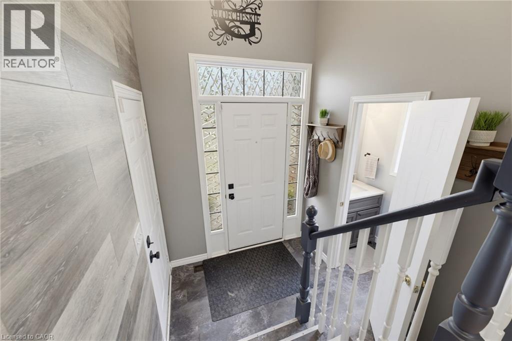 592 Little Dover Crescent, Waterloo, Ontario N2K 4E5 - Photo 3 - 40857698