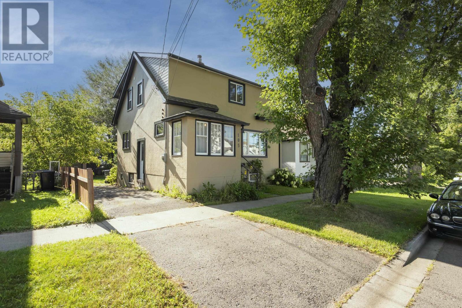 105 Machar Ave, Thunder Bay, Ontario  P7B 2Y5 - Photo 1 - TB2602507