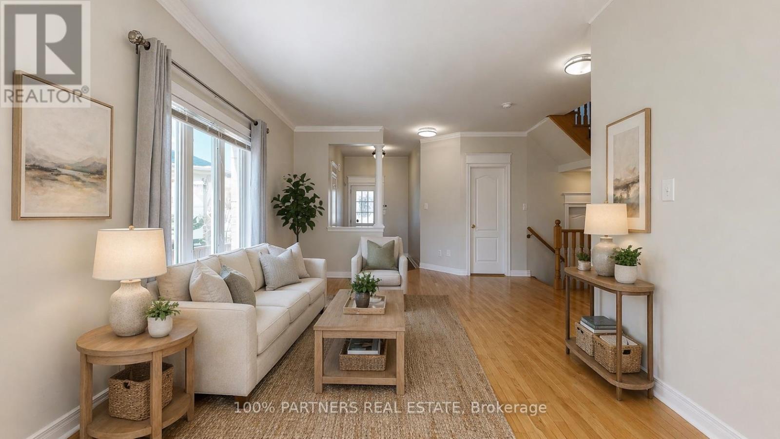 62 Macedonia Court, Newmarket, Ontario  L3X 2W8 - Photo 4 - N13707696