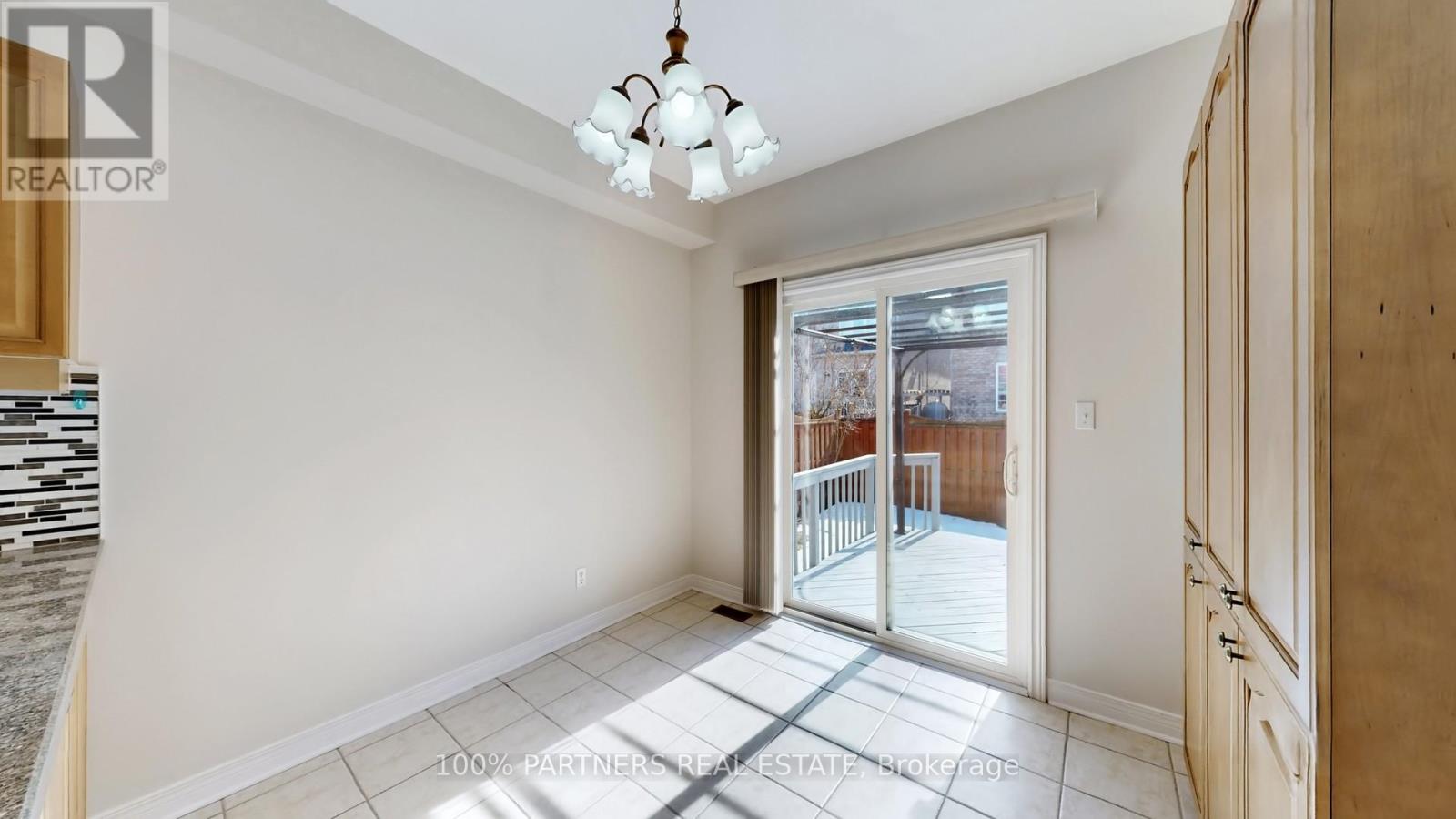 62 Macedonia Court, Newmarket, Ontario  L3X 2W8 - Photo 11 - N13707696
