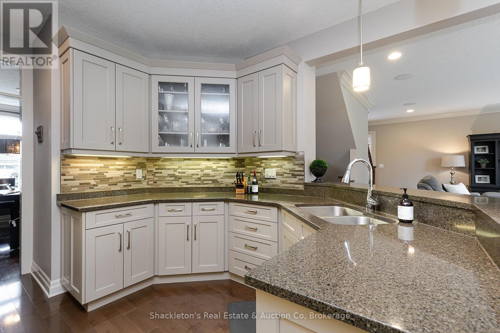 766 Eagletrace Drive, London North, Ontario  N6G 0E9 - Photo 17 - X13710338