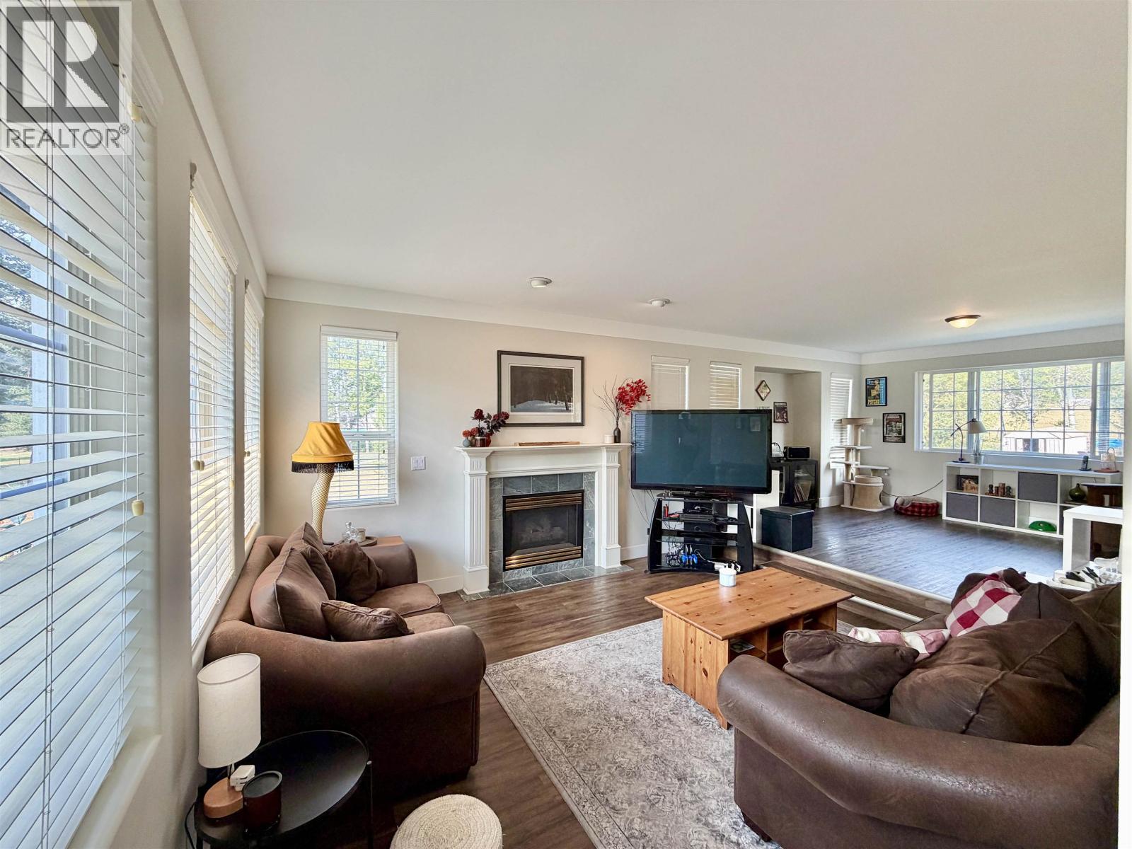 5581 Lakeside Court, 103 Mile House, British Columbia  V0K 2E1 - Photo 9 - R3158551