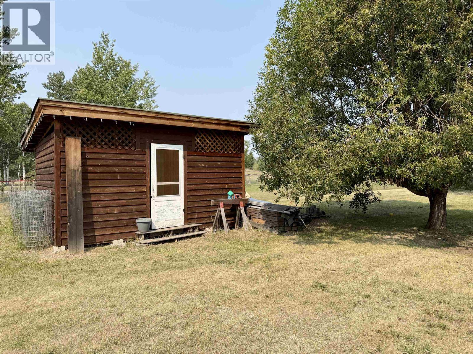 5581 Lakeside Court, 103 Mile House, British Columbia  V0K 2E1 - Photo 40 - R3158551