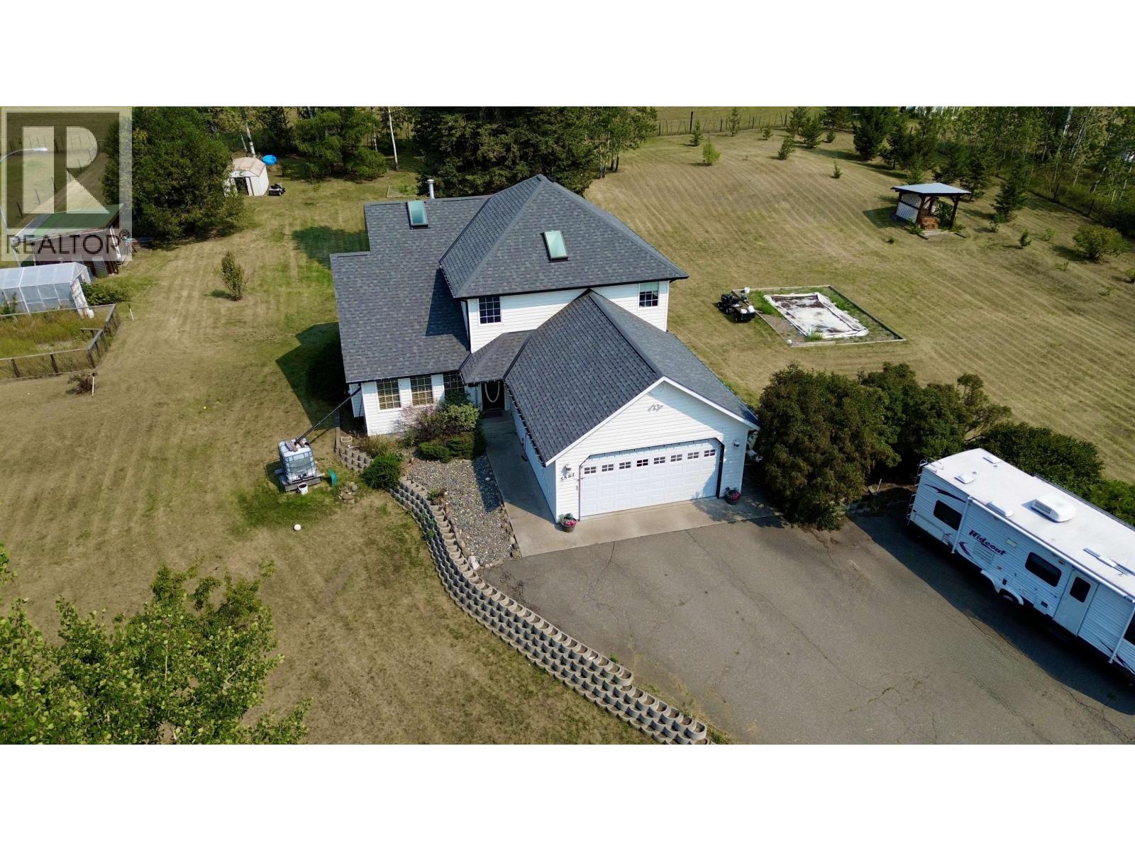 5581 Lakeside Court, 103 Mile House, British Columbia  V0K 2E1 - Photo 1 - R3158551