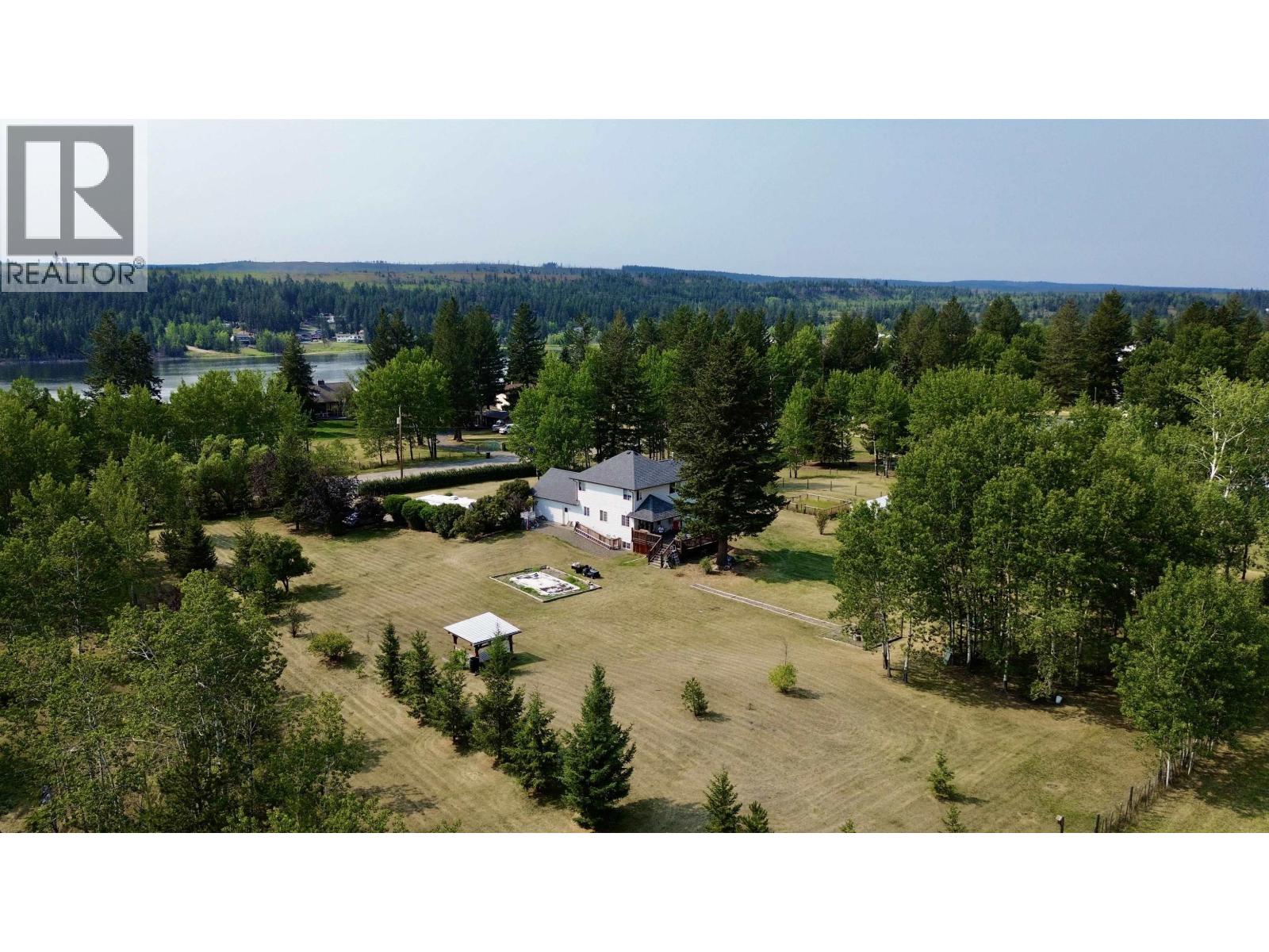 5581 Lakeside Court, 103 Mile House, British Columbia  V0K 2E1 - Photo 2 - R3158551