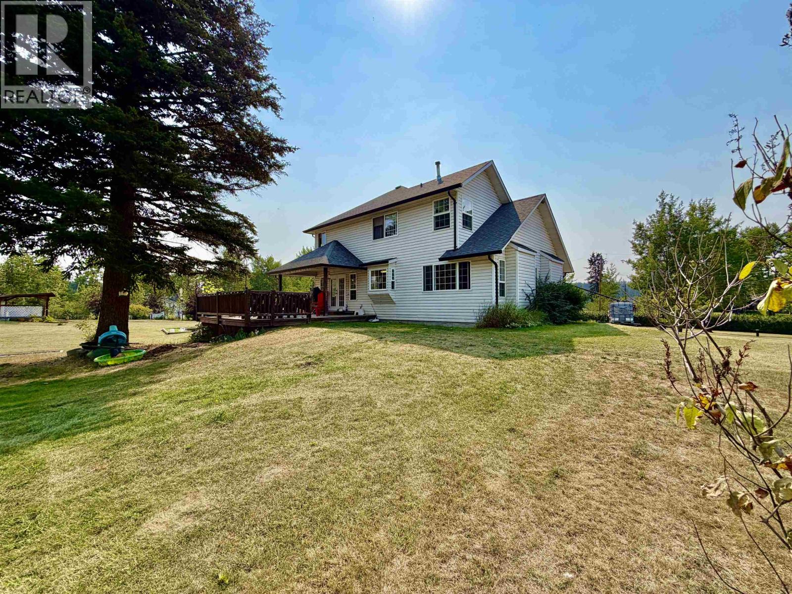 5581 Lakeside Court, 103 Mile House, British Columbia  V0K 2E1 - Photo 4 - R3158551