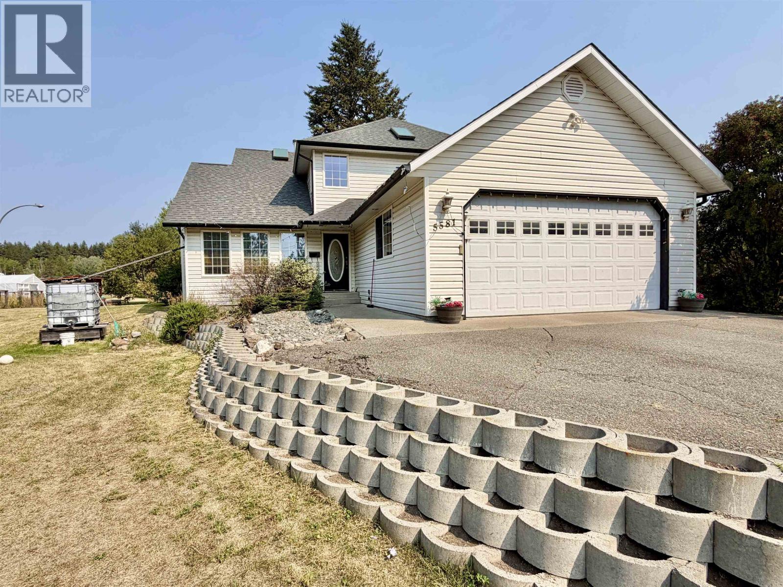 5581 Lakeside Court, 103 Mile House, British Columbia  V0K 2E1 - Photo 3 - R3158551