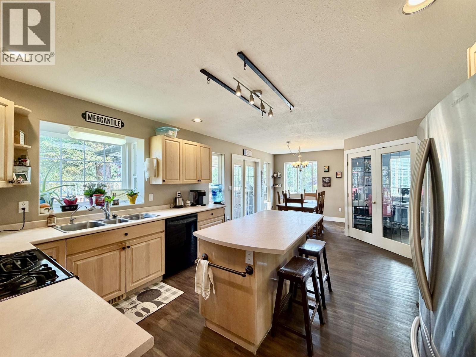 5581 Lakeside Court, 103 Mile House, British Columbia  V0K 2E1 - Photo 13 - R3158551
