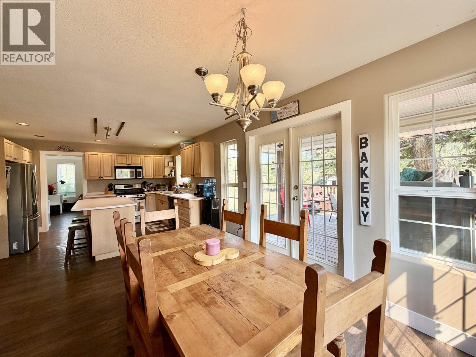 5581 Lakeside Court, 103 Mile House, British Columbia  V0K 2E1 - Photo 15 - R3158551