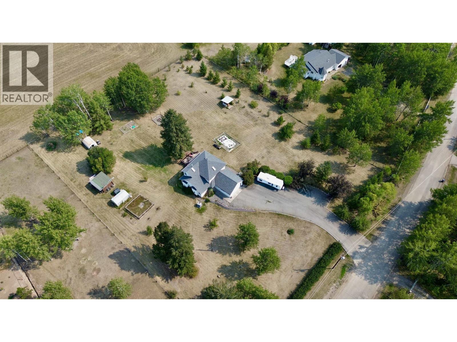 5581 Lakeside Court, 103 Mile House, British Columbia  V0K 2E1 - Photo 35 - R3158551