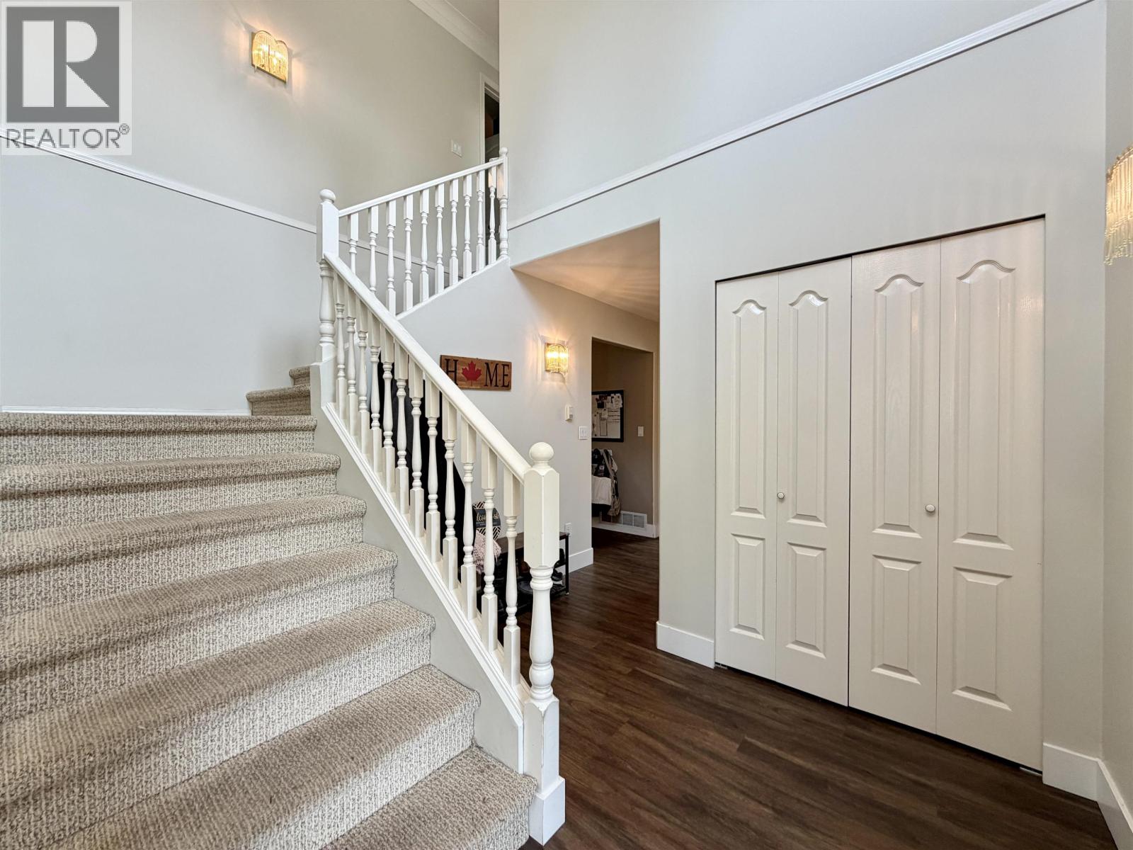 5581 Lakeside Court, 103 Mile House, British Columbia  V0K 2E1 - Photo 8 - R3158551