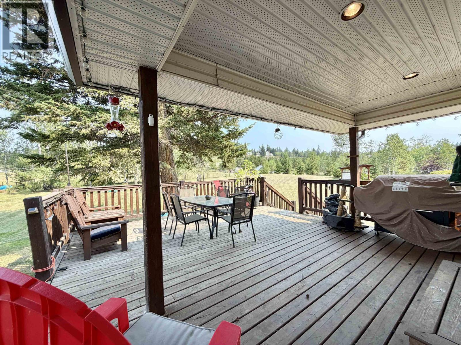 5581 Lakeside Court, 103 Mile House, British Columbia  V0K 2E1 - Photo 16 - R3158551