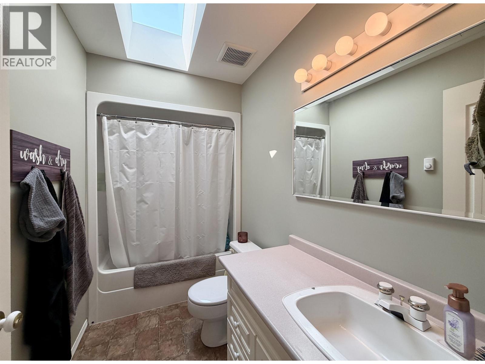 5581 Lakeside Court, 103 Mile House, British Columbia  V0K 2E1 - Photo 24 - R3158551