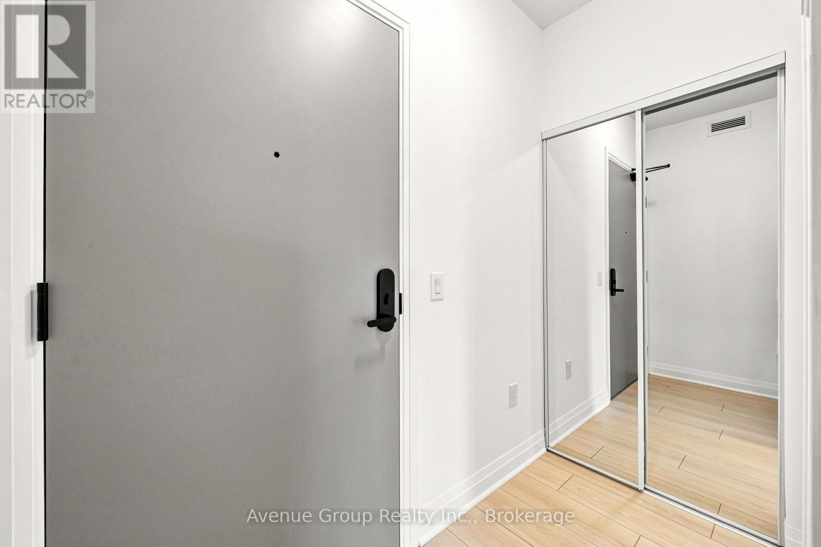414 - 700 Sheppard Avenue W, Toronto, Ontario M3H 0G5 - Photo 3 - C13710282