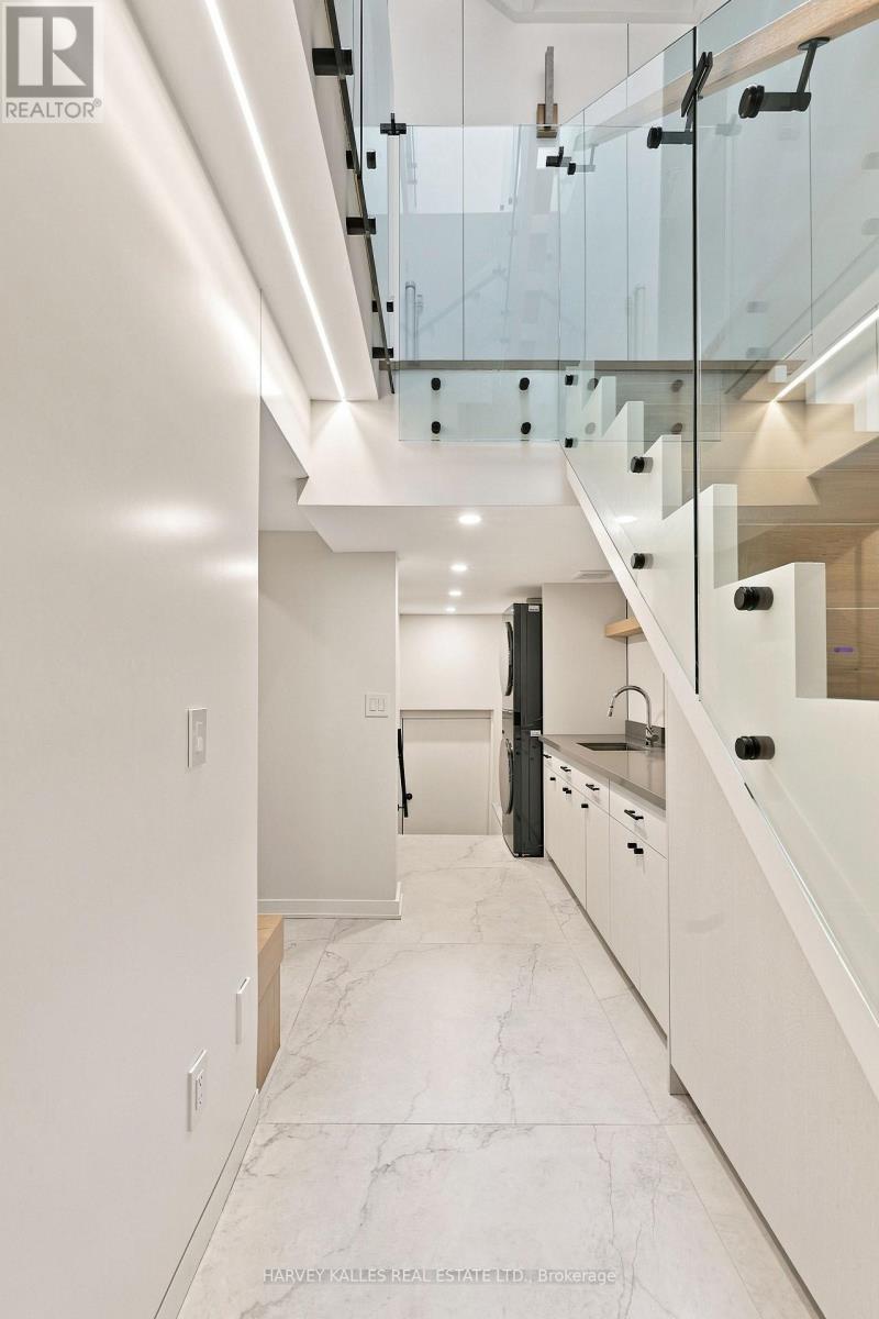 176 Briar Hill Avenue, Toronto, Ontario  M4R 1H9 - Photo 46 - C13710302